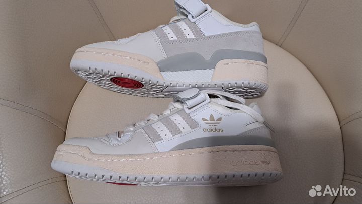 Кроссовки адидас