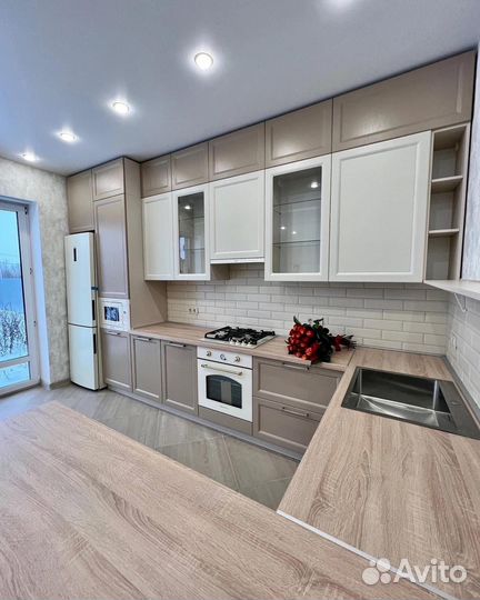 П образная кухня на заказ. Фабрика в Челябинске