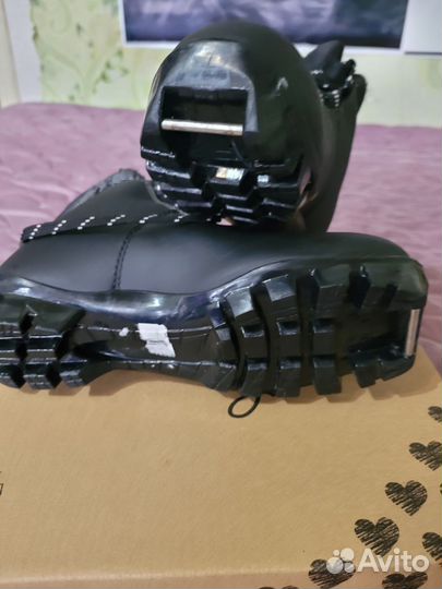 Лыжные ботинки