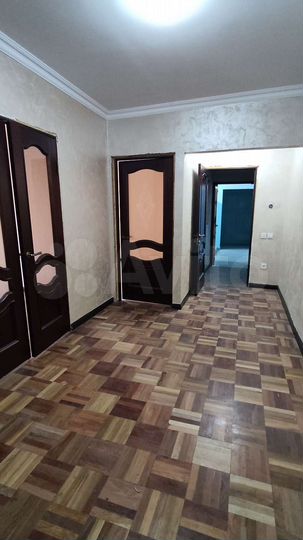 4-к. квартира, 95 м², 5/10 эт.
