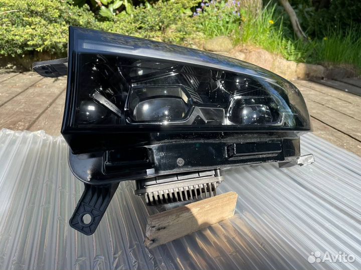 Передняя матричная фара левая Voyah Free 2023