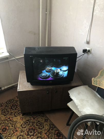 Телевизор бу на запчасти