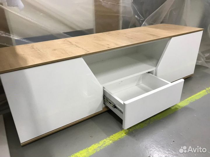 Тумба под телевизор