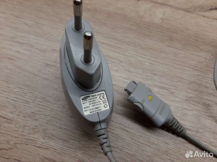 Зарядное устройство Samsung TAD137ESE