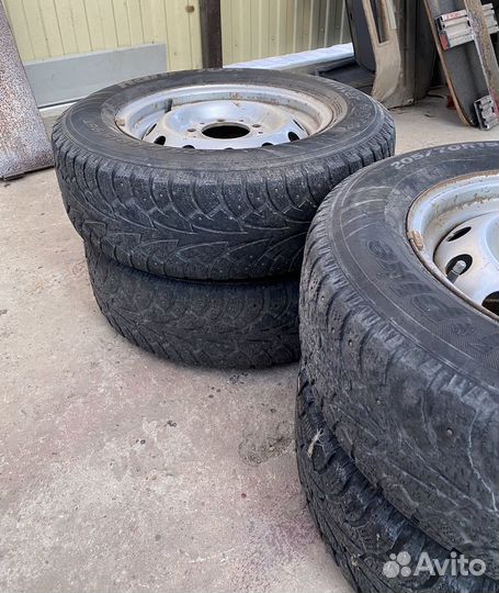 Hankook Winter I'Pike 205/700 R15 96T