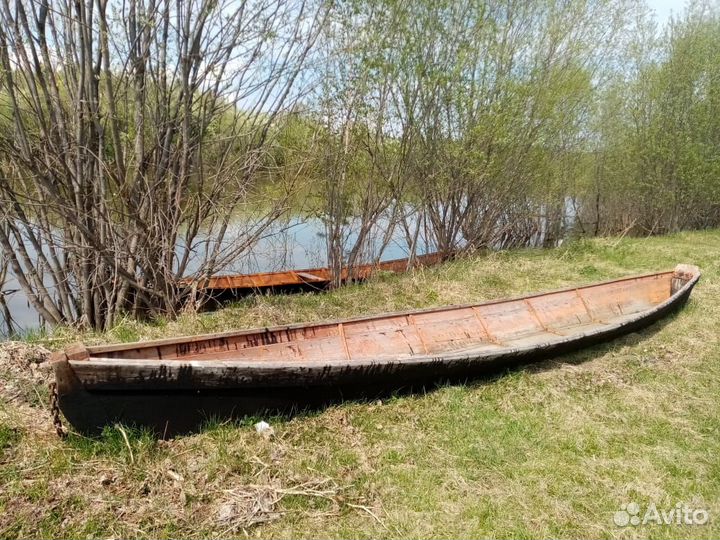 Лодка деревянная