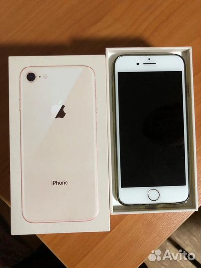 iPhone 8, 64 ГБ