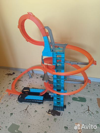 Гоночный трек Hot wheels