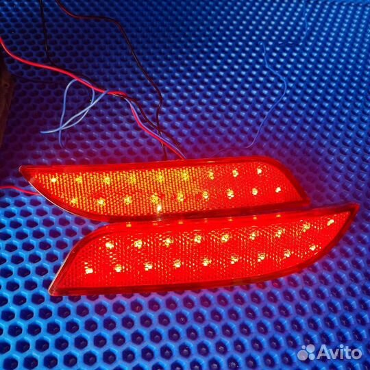 Катафоты заднего бампера Приора 2 LED Новые