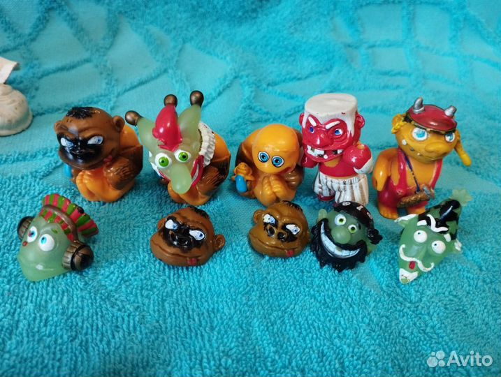 Игрушки из шоколадных яиц 