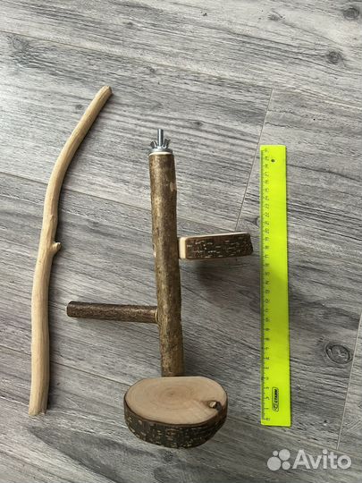 Для крупных попугаев