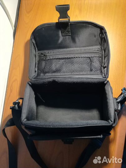 Универсальная сумка Sony для фото и кинокамеры