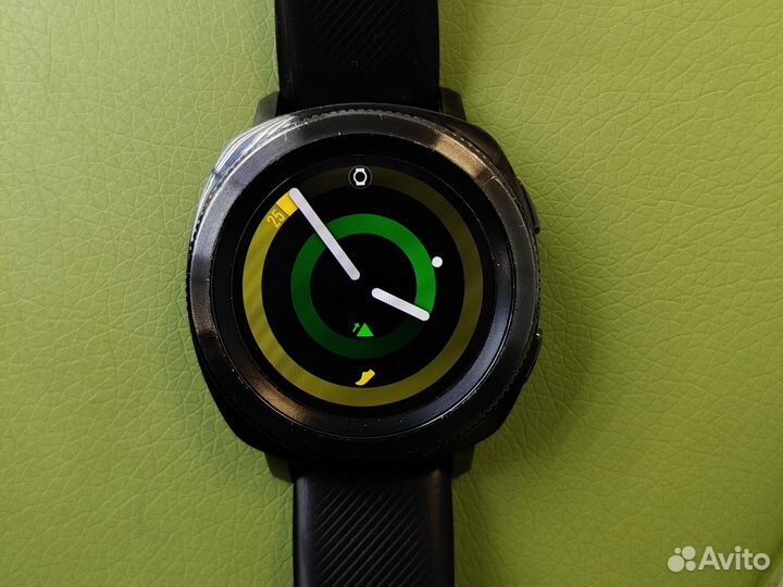 Смарт часы Samsung gear sport черные