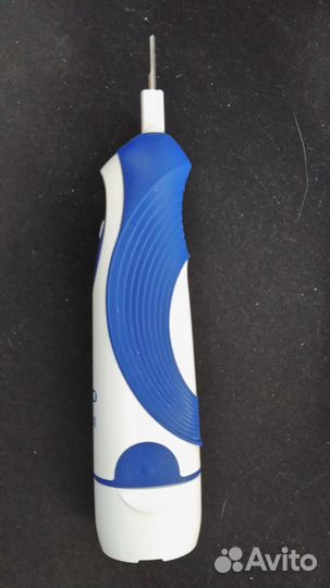 Зубная щетка Braun Oral-BAdvance Power без насадок