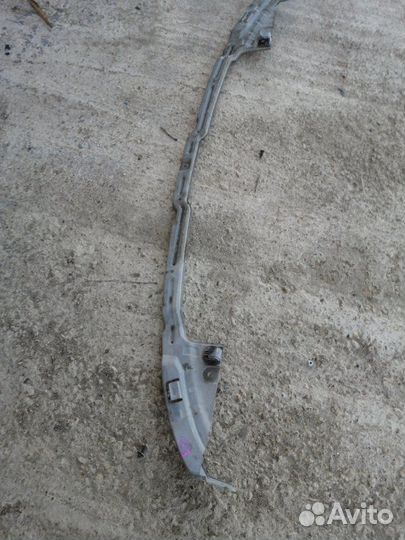 Планка под фару Nissan Elgrand E51 VQ35