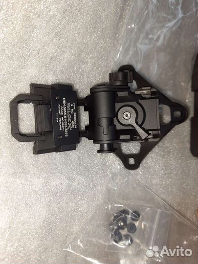 Крепеж на каску (кронштейн) пнв