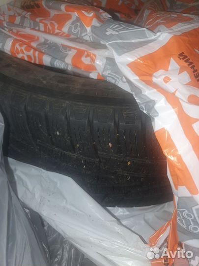 Yokohama Ice Guard Studless IG50 215/60 R16