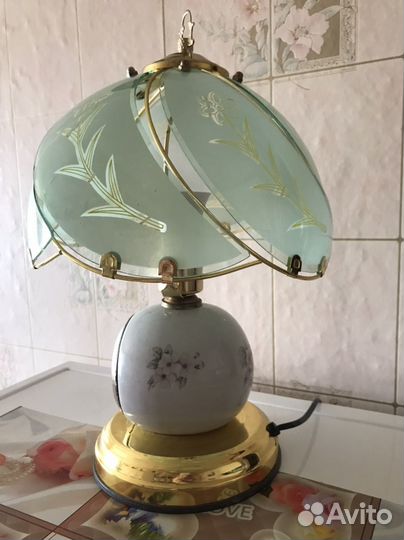 Лампа настольная