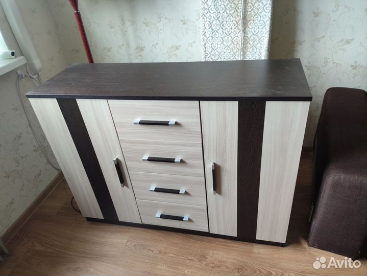 Продаётся большой комод б/у.Доставка
