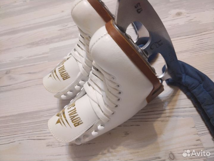 Коньки фигурные р.27