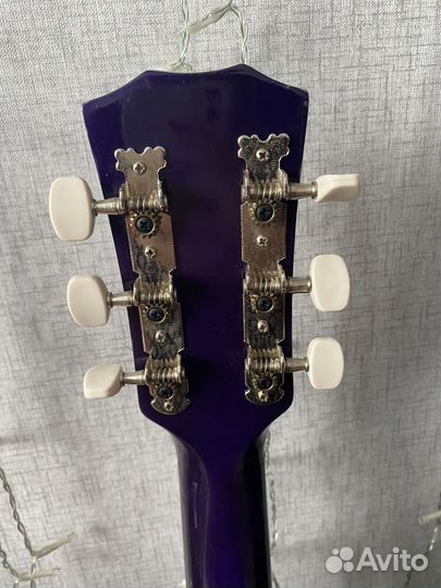 Акустическая гитара