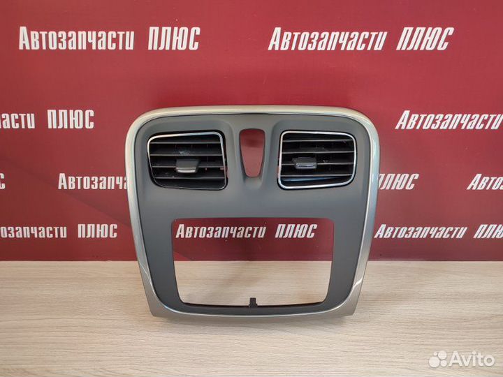 Рамка магнитолы Renault Logan Stepway