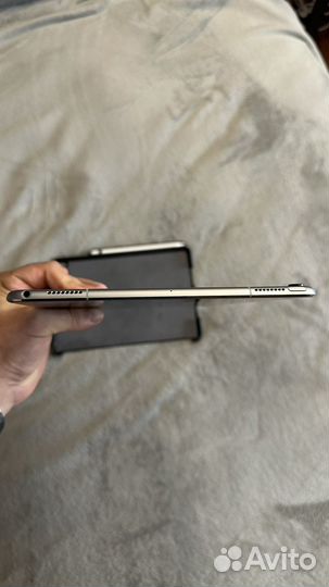 iPad pro 10 5 2017 256gb +sim + stylus