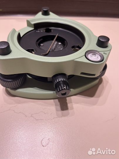 Трегер Leica GDF322 с оптическим ценнтриром