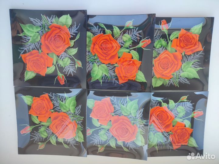 Набор стеклянных тарелок