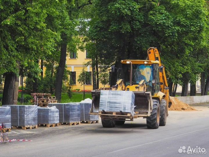 Аренда экскаватора погрузчика. Аренда трактора