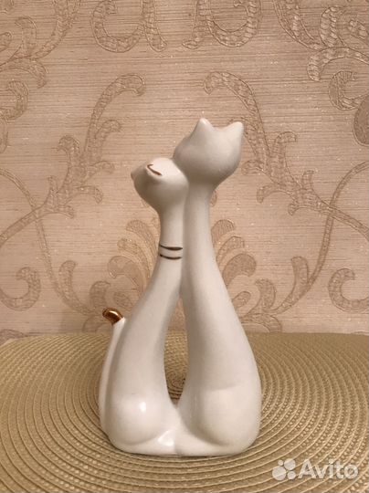 Статуэтка фарфор сладкая парочка кошки