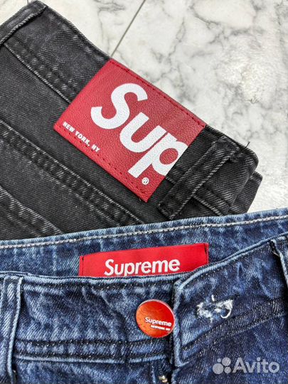 Джинсы supreme