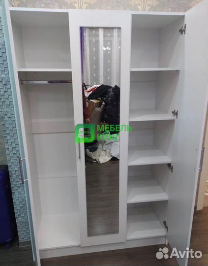 Шкаф с зеркалом