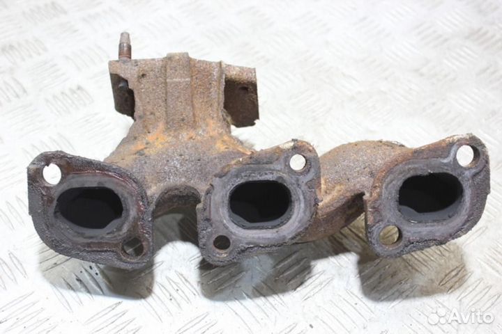 Коллектор выпускной правый Nissan Maxima a32