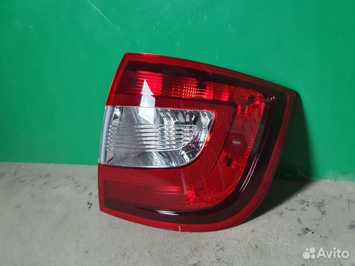 Фонарь правый лифтбек для Skoda Rapid 1