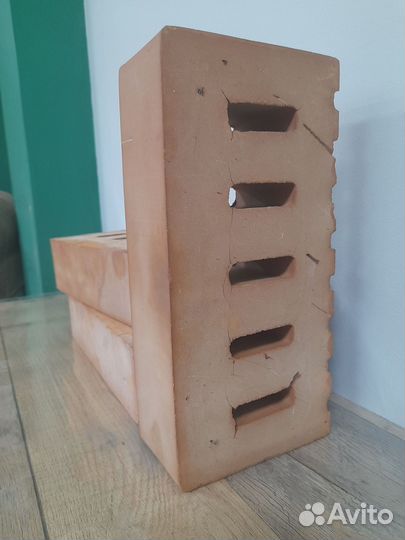 Красный кирпич