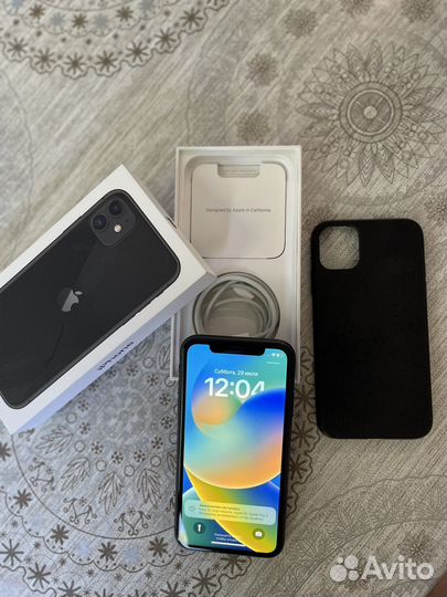 Телефон iPhone 11