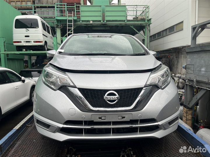 Зеркало заднего вида салонное Nissan Note E12