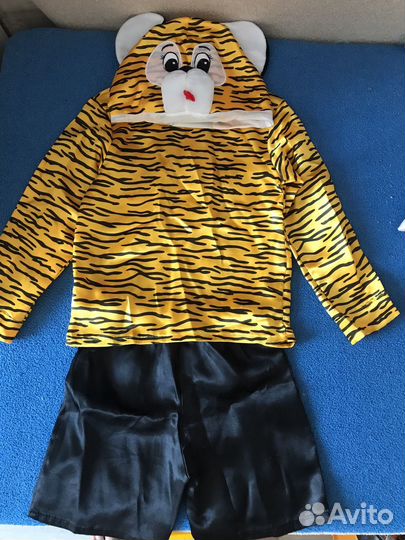 Детский новогодний костюм тигра б/у для 3-5 лет