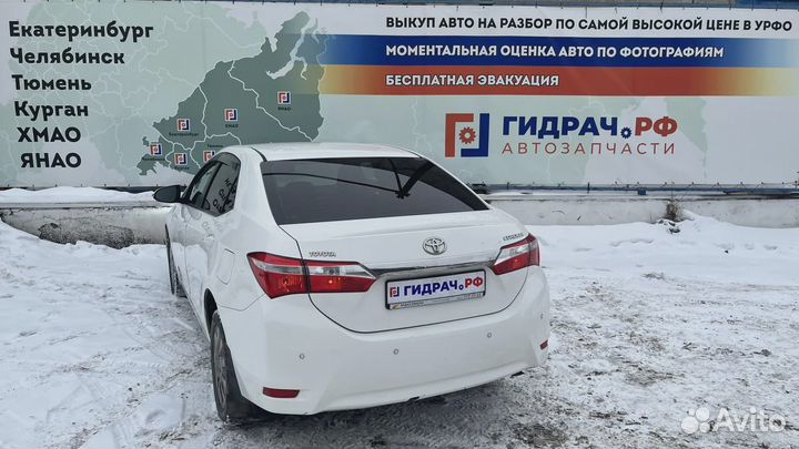 Патрубок радиатора нижний Toyota Corolla (E180) 16572-0D170