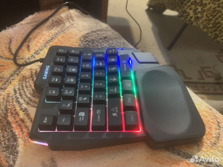 Игровая клавиатура с подсветкой