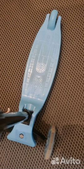 Детский самокат трёхколёсный