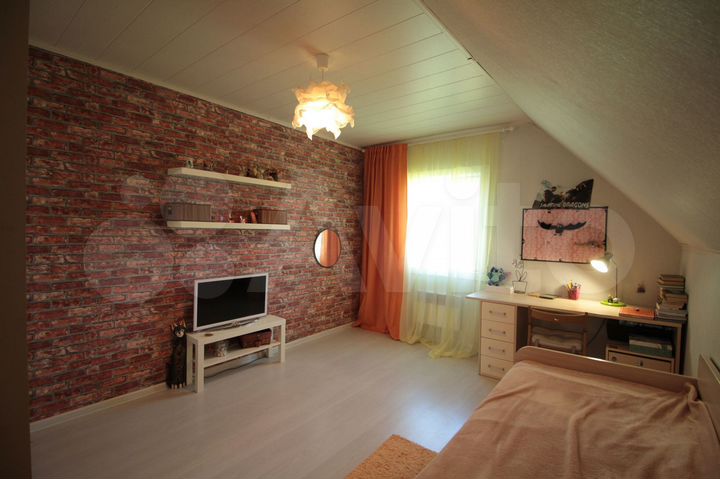 Дом 101 м² на участке 5 сот.