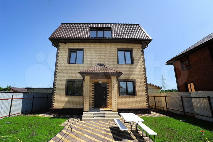 Дом 268,3 м² на участке 6 сот.