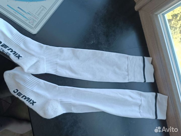 Футбольные белые гетры demix 39-42