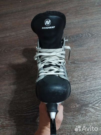 Коньки хоккейные