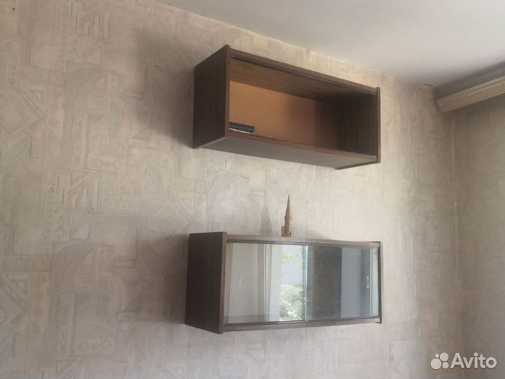 Полка книжная настенная