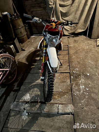 Regulmoto athlete 250