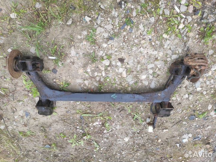 Балка подвески задняя Volkswagen Passat B3