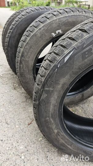 Bridgestone Blizzak DM-V2 225/60 R17 99S